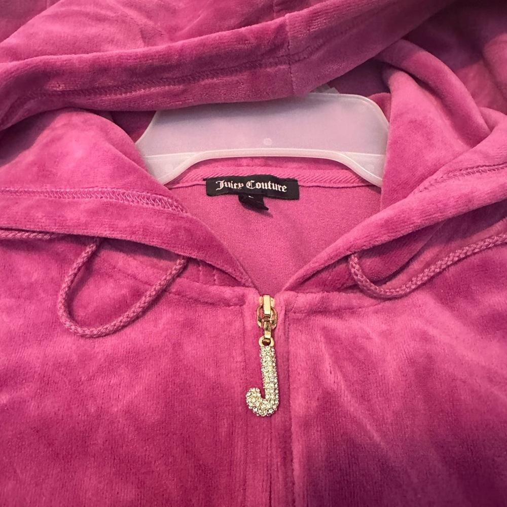 Juicy Couture Pink Velour Zip Hoodie/pants set with Crystal 'J' Charm (vintage)